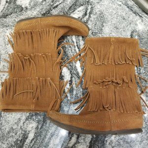 (8) Minnetonka Triple Fringe Suede Boots Comfort Class Fall Mukluk Slipper